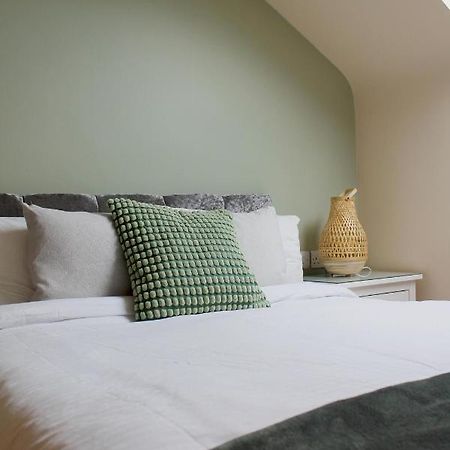 Charming 1-Bed Loft In Caerleon Apartment Нюпорт Екстериор снимка